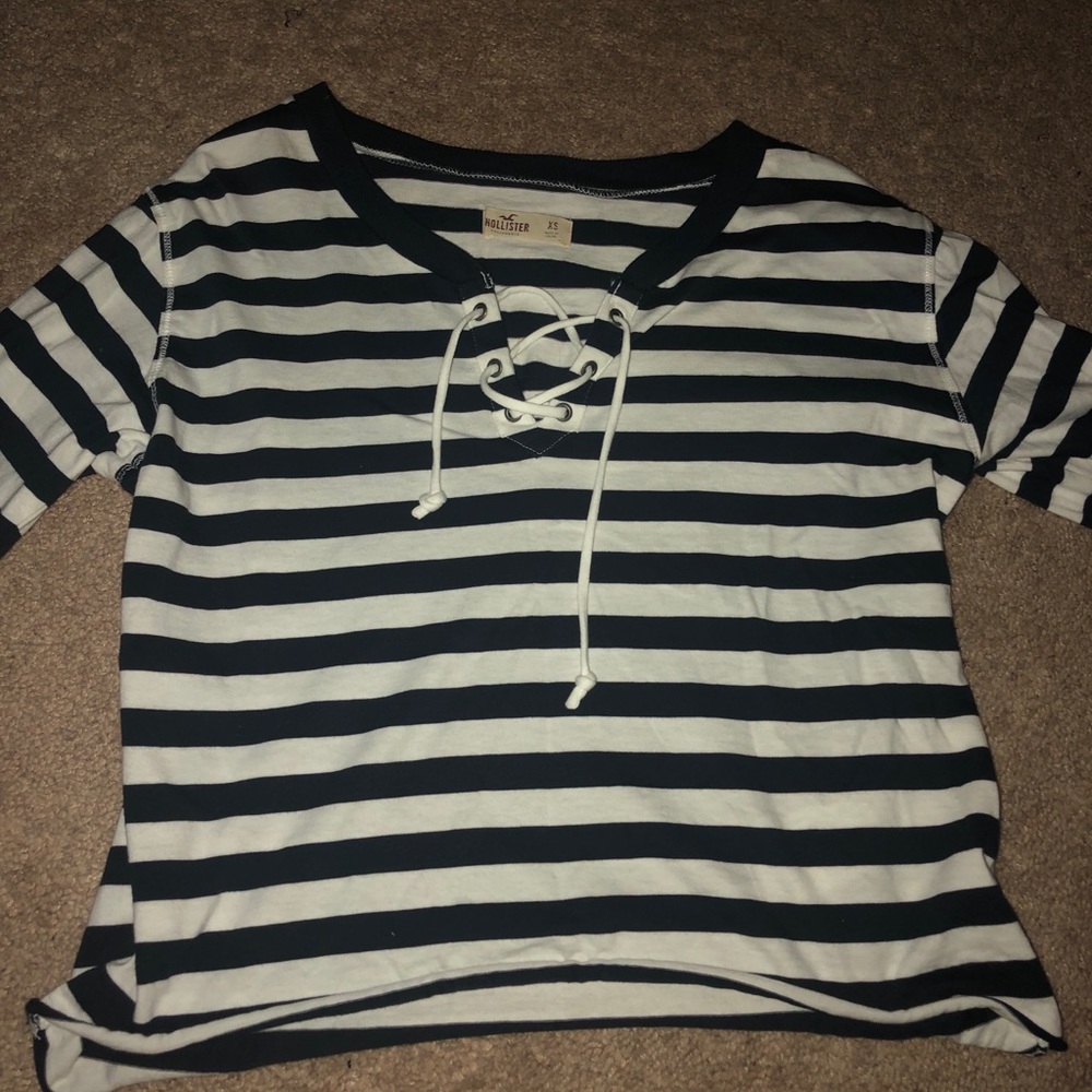 Cute stripped crop hollister shirt